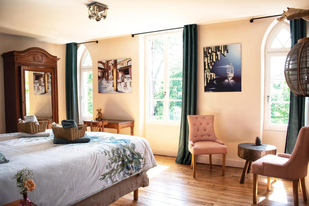 サル Les Volets Violets Bed & Breakfast エクステリア 写真
