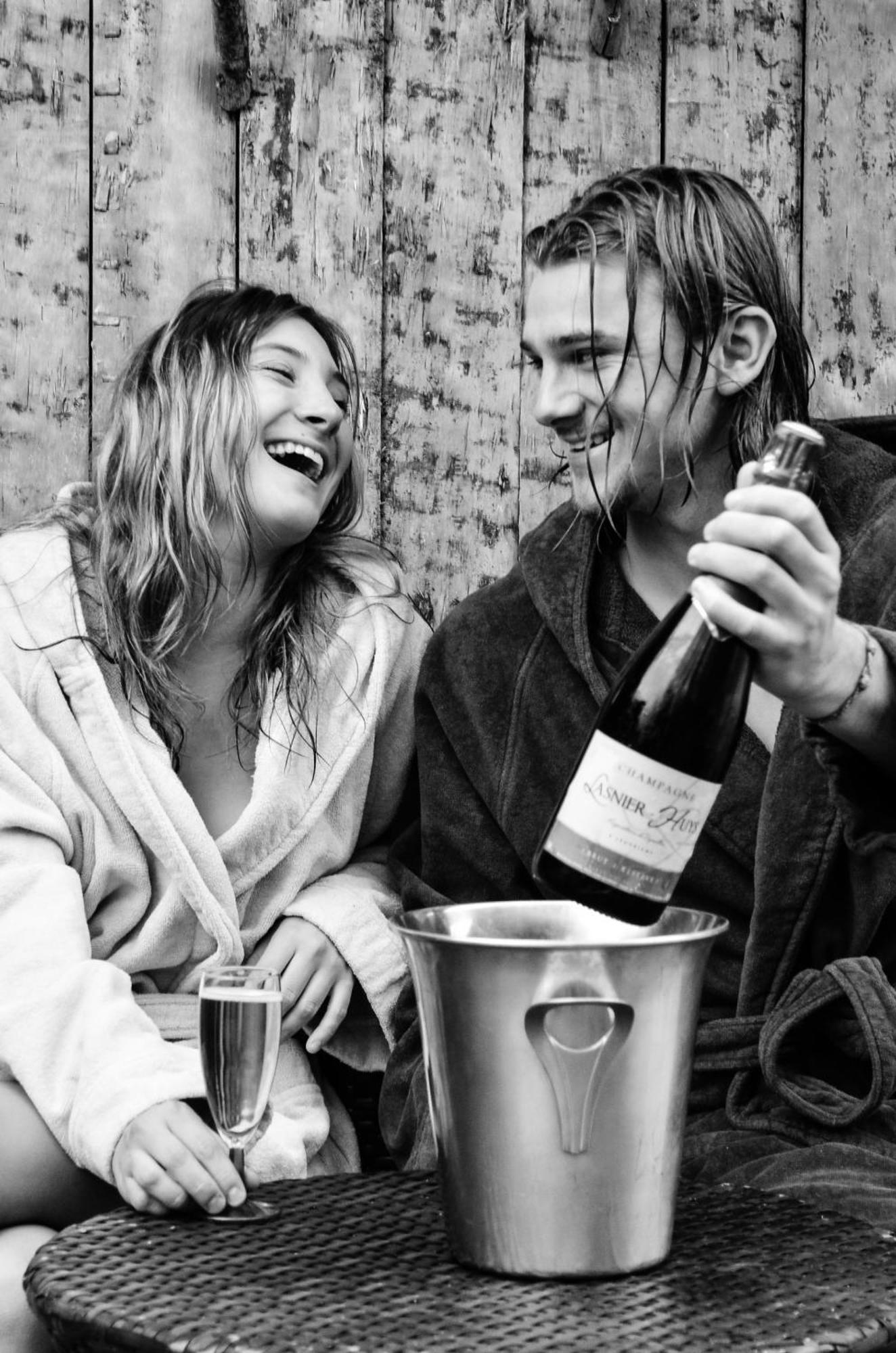 サル Les Volets Violets Bed & Breakfast エクステリア 写真