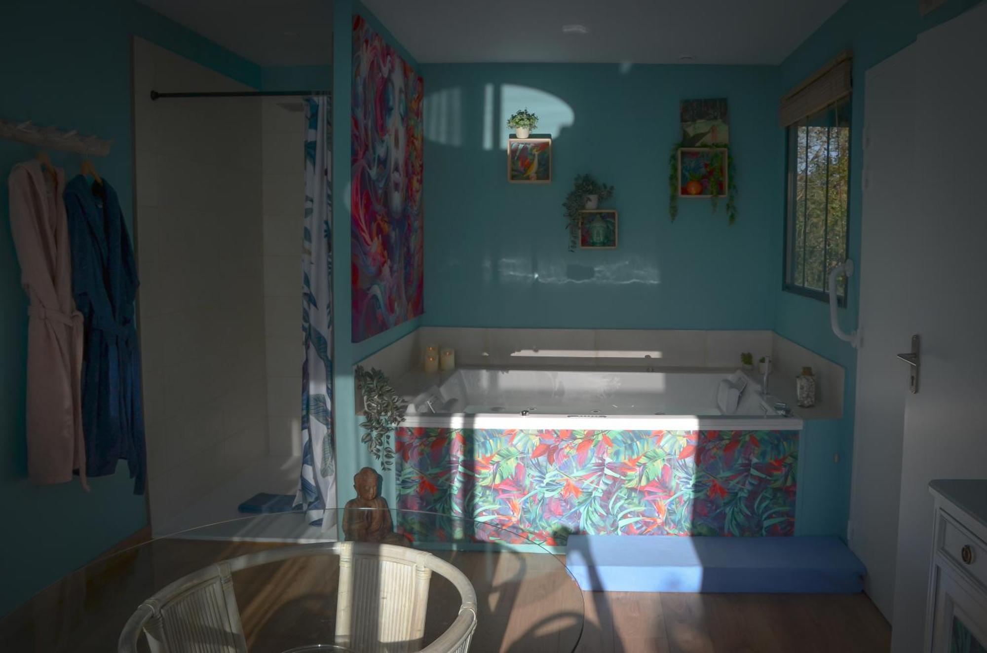 サル Les Volets Violets Bed & Breakfast エクステリア 写真